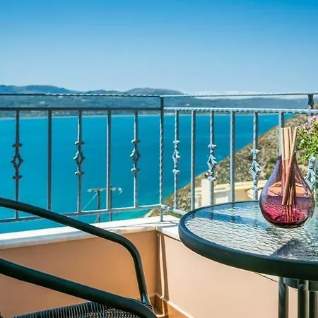 Sleeps 6 Pool Air Con Wifi *