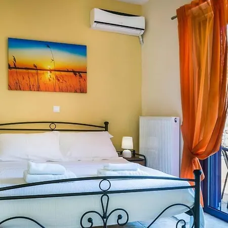 Sleeps 6 Pool Air Con Wifi Farsa