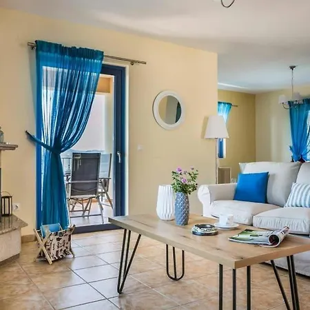 Sleeps 6 Pool Air Con Wifi Villa *
