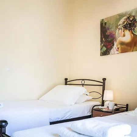 Sleeps 6 Pool Air Con Wifi
