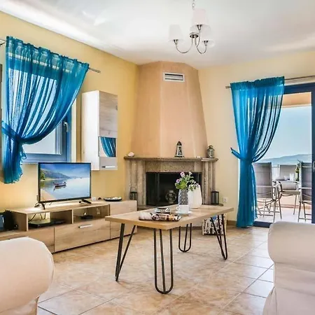 Sleeps 6 Pool Air Con Wifi * Farsa